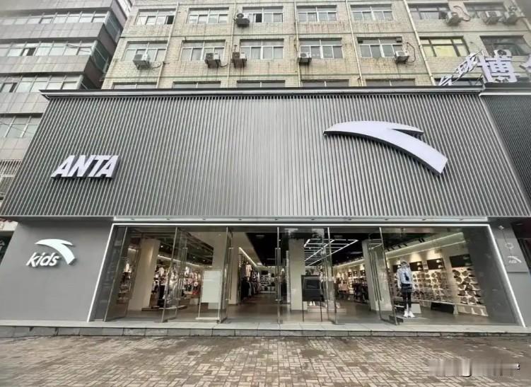 之前，一直在唯品会买安踏，没想到国产已经如此强大！今天曝出来一组数据，整个服装行