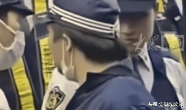 震惊！
日本自卫队现役军官公然翻越中国驻日使馆围墙进入使馆后欲持刀“以神的名义”