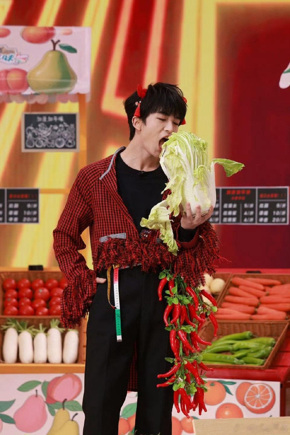 黄子弘凡长腿福娃具象化  黄子弘凡的走秀，让我们看到了长腿福娃的具象化，每一步都