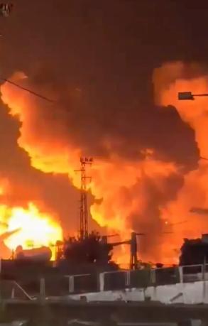 刀架伊朗脖子上：谈不好就打，谈的好还是要挨打

据当地时间2月2日今天的最新消息