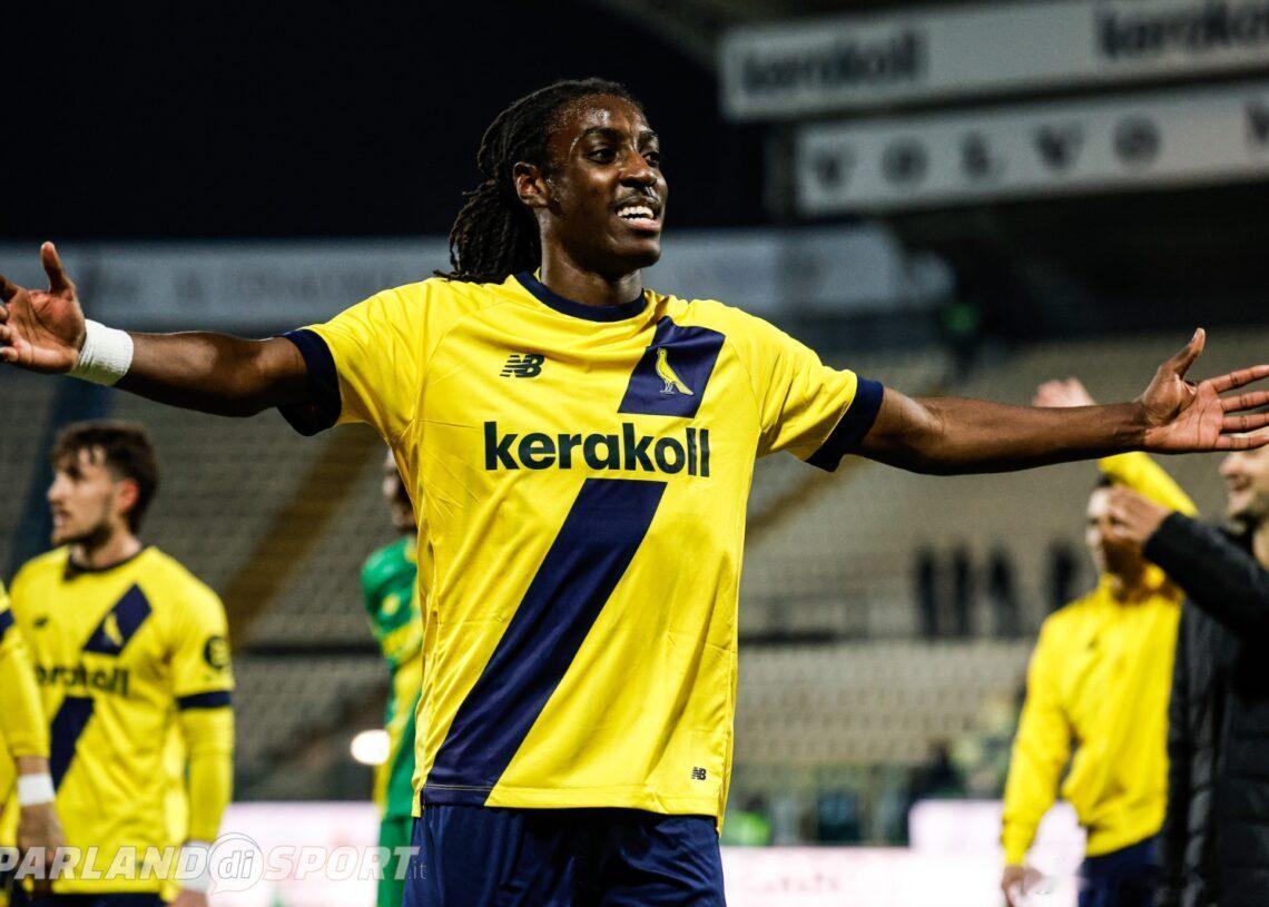 都灵体育报：科莫利的大数据系统检索到了一位新的右边后卫，摩德纳的19岁边卫加迪·