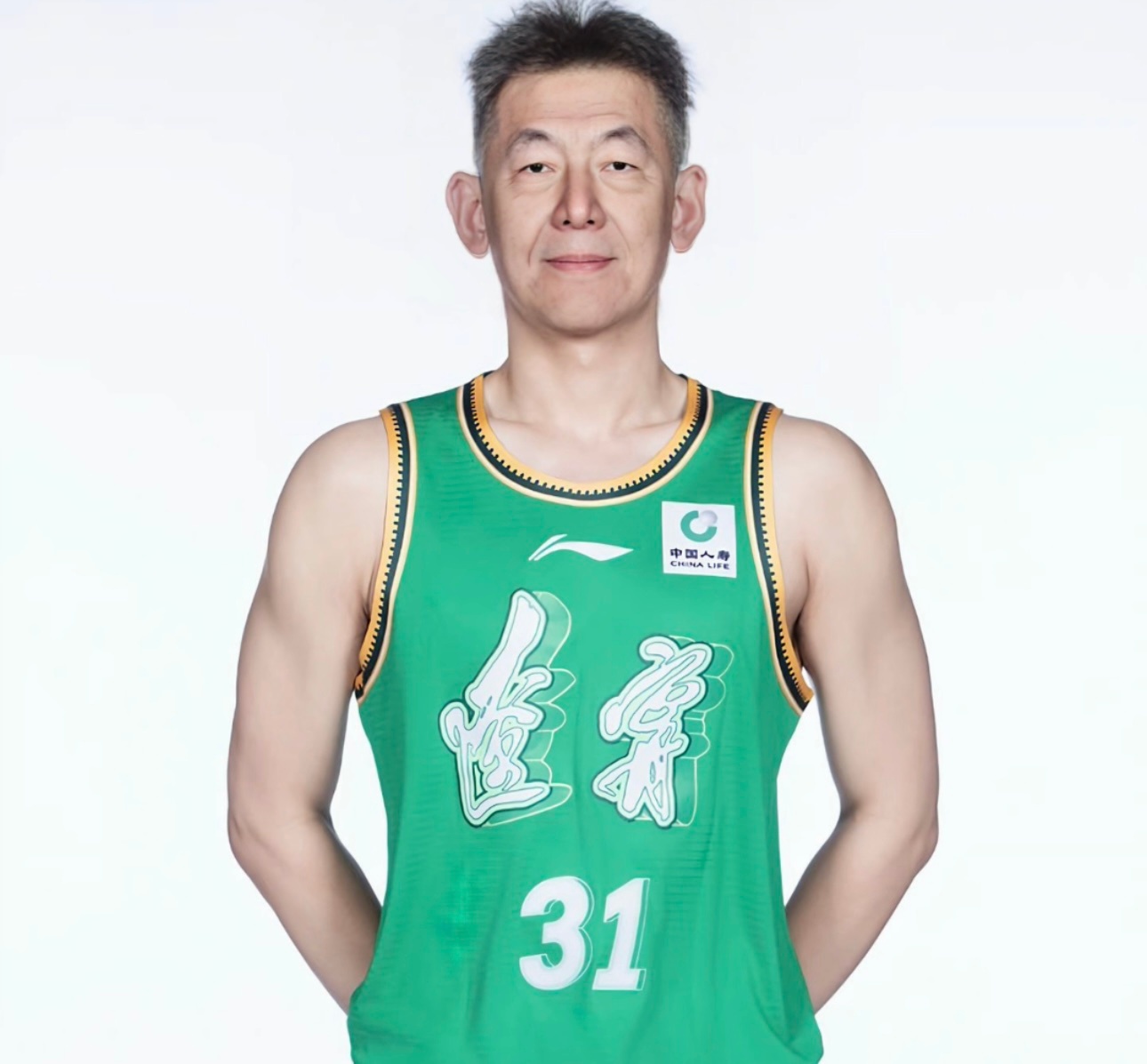 张陈治锋更是一点哨没有，咱这裁判日常看人下菜碟，吹新人那叫一个严。建议下场比赛提