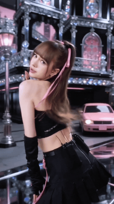 漫剧赛道迎来杜华和她的AI女团乐华首部AI女团漫剧杜华在漫剧里演的是前顶流女团成