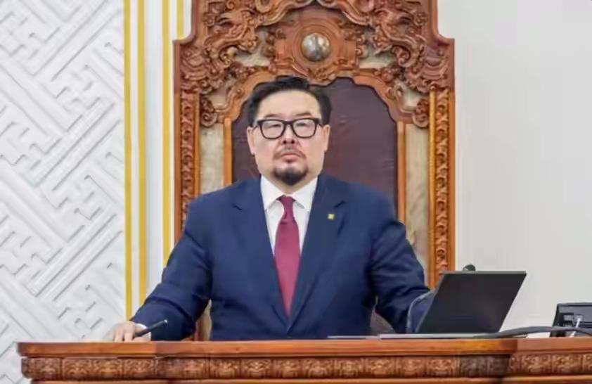 蒙古国这政坛变动速度简直绝了！3月27日总理赞登沙特尔辞职，3月30日80后新总