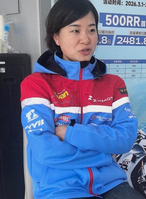 张雪、陈星伊的故事真是让人感动泪目，在一个节目采访中，有人夸赞陈星伊所做的一切，