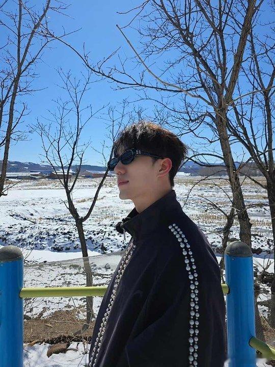 鹭卓有九张偏发七张鹭卓追着冬天跑跟着雪季走叛逆版鹭卓，🈶有九张偏发七张 ​​​