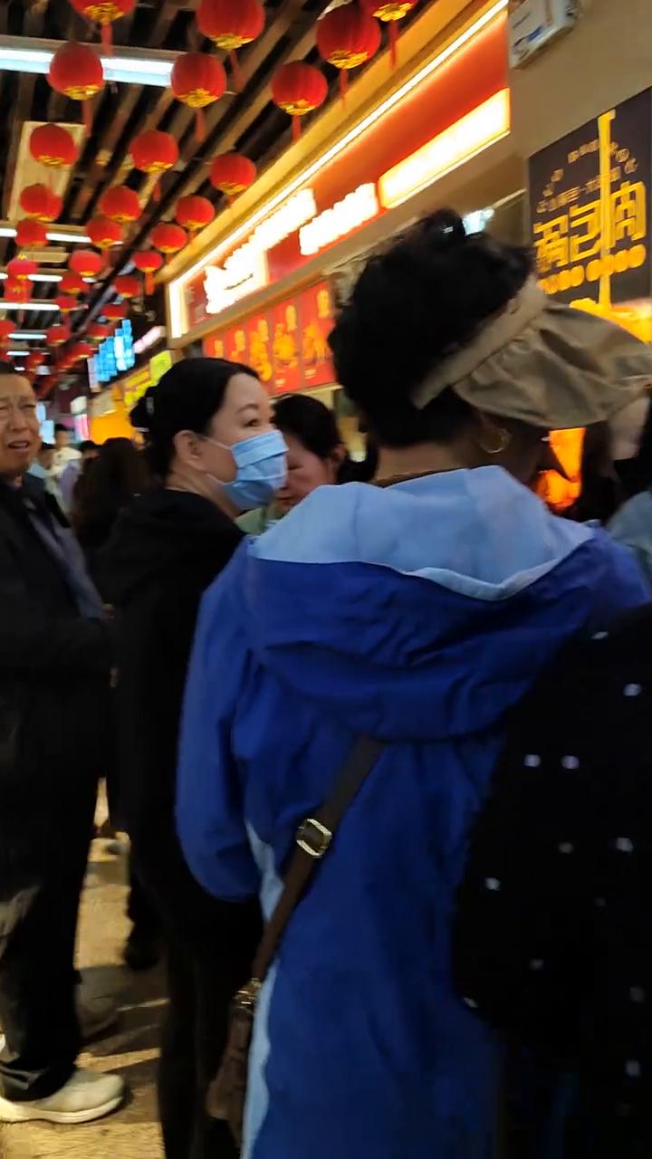 妹妹不让你了，等会。