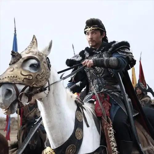 朋友们，上回说了乞伏炽磐这人争议大，

咱继续来扒扒他那些著名战役，看看他到底是