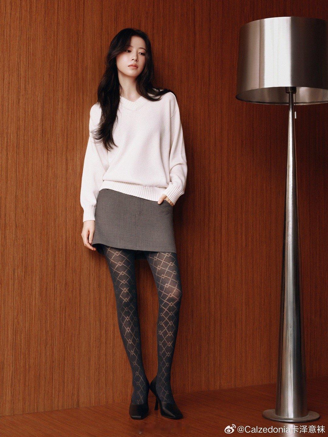 周雨彤[舔屏][锦鲤附体][色][色][舔屏][舔屏][舔屏][舔屏][舔屏][