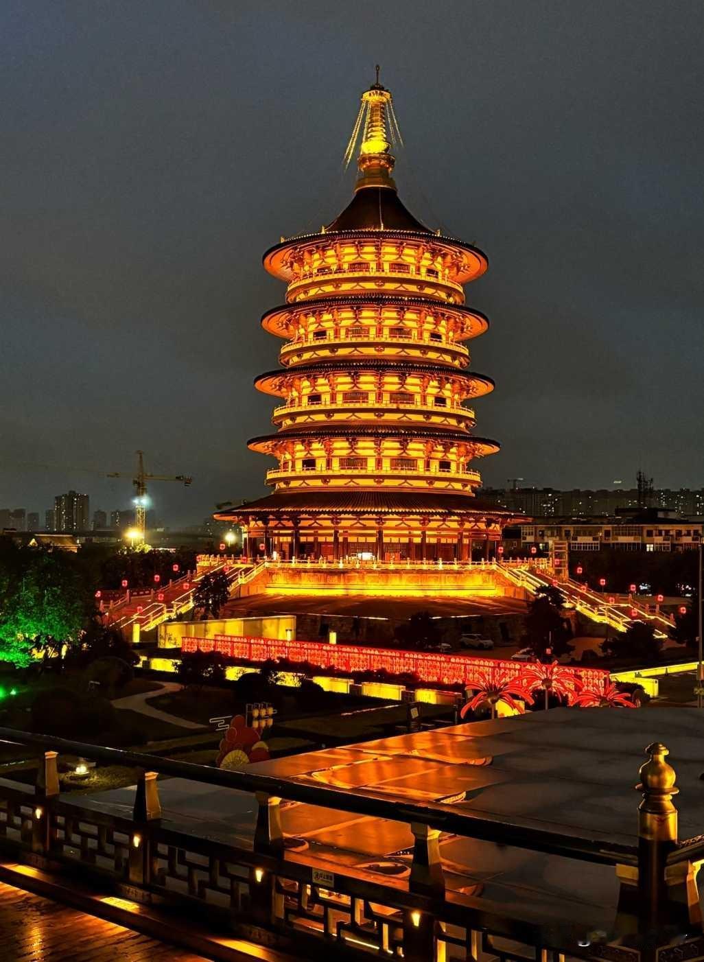 河南在想怎么把游客留住，用真情用实惠用华夏文化魅力，所以能让来过的人还能再来！[
