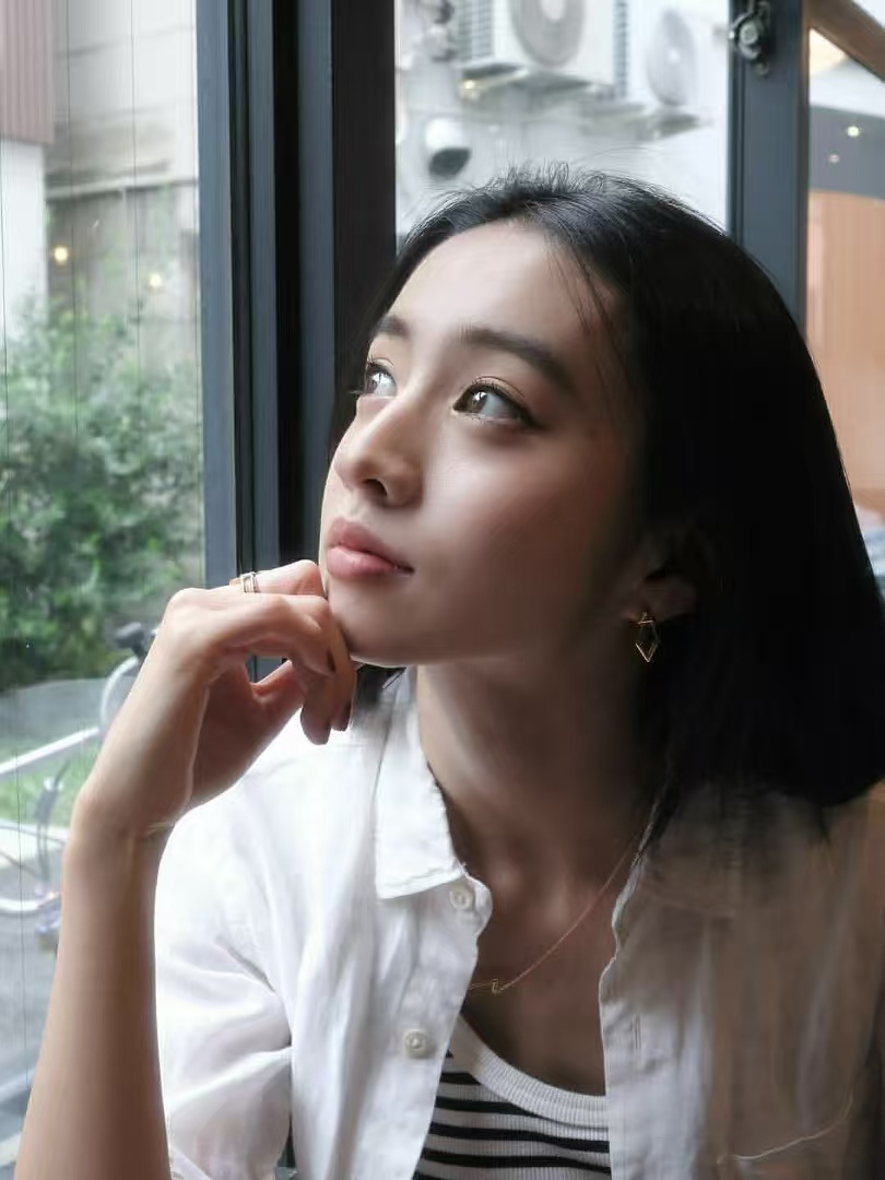 木村拓哉女儿长开了 木村光希现在这状态真的很舒服，不是那种用力过猛的美，是松弛又