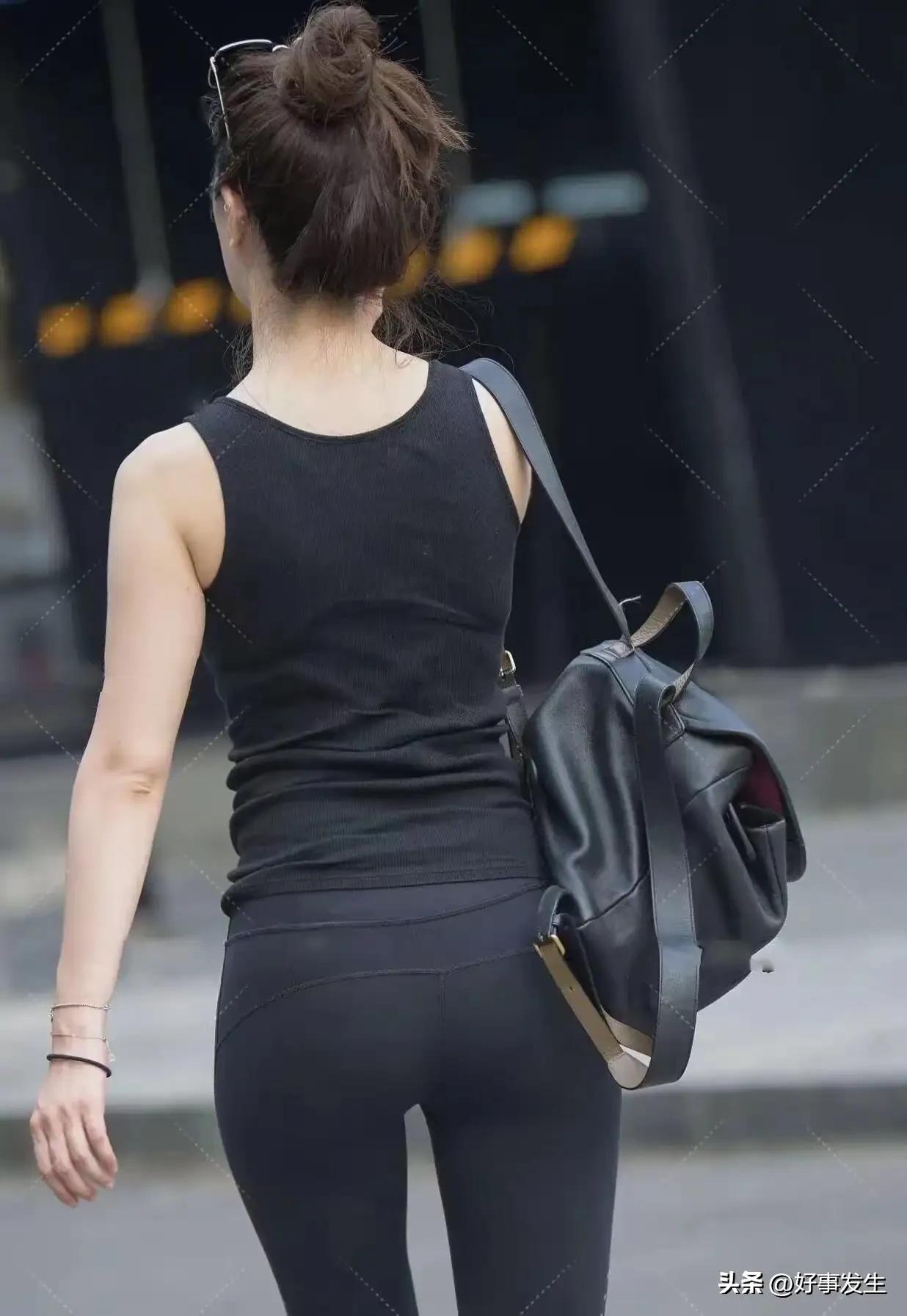 长期练瑜伽，绝非简单拉伸，而是一场由内而外的生命重塑。

它不追求极致柔软与高难