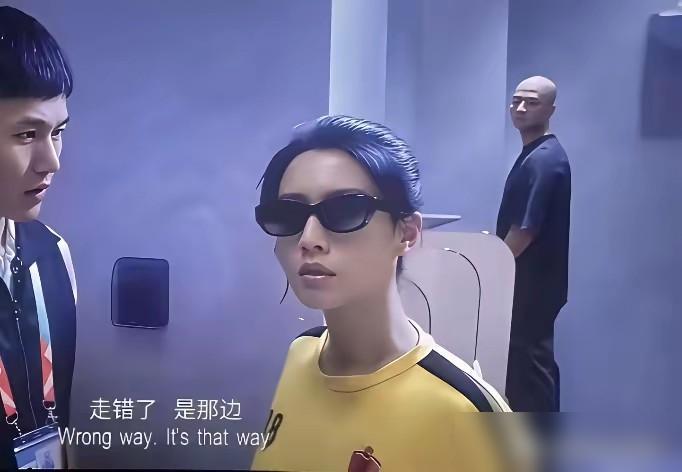 星爷也挺幽默的，设计了一个彩蛋反击李诚儒，只因李诚儒曾经在节目中讽刺星爷是墙角，