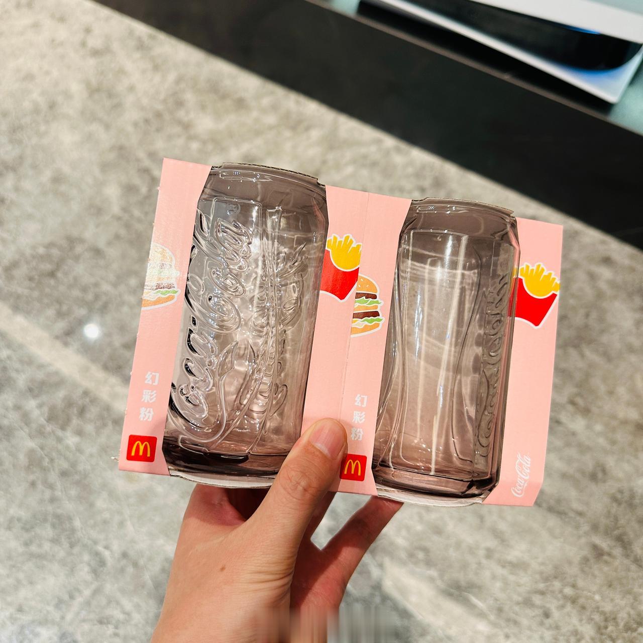 外卖随机到了两个粉杯[啤酒]
本条点赞随机抽一个[吐舌]