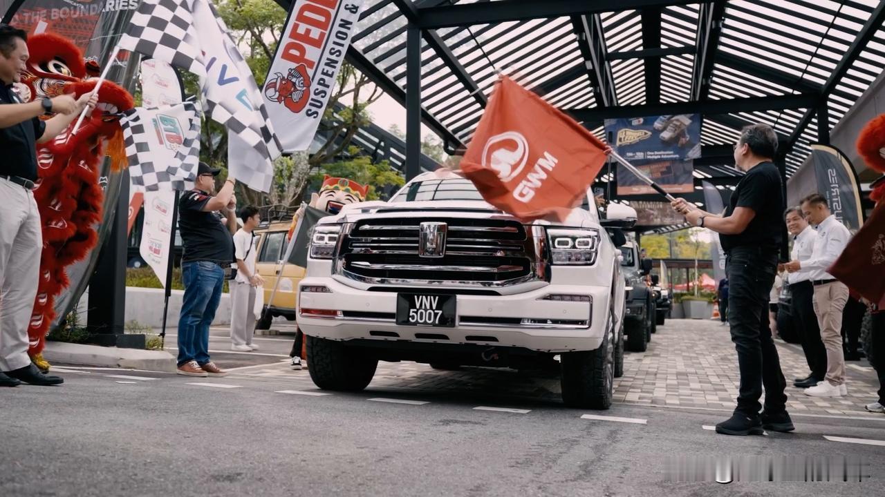 谁说国产车不能引领风潮？

在马来西亚原始雨林里，坦克300车主们，他们穿越泥泞