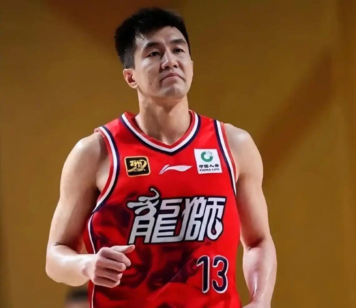 郭艾伦入选中国品牌青年榜500强第49名，名次为篮球圈里最高排名。

8月9日，