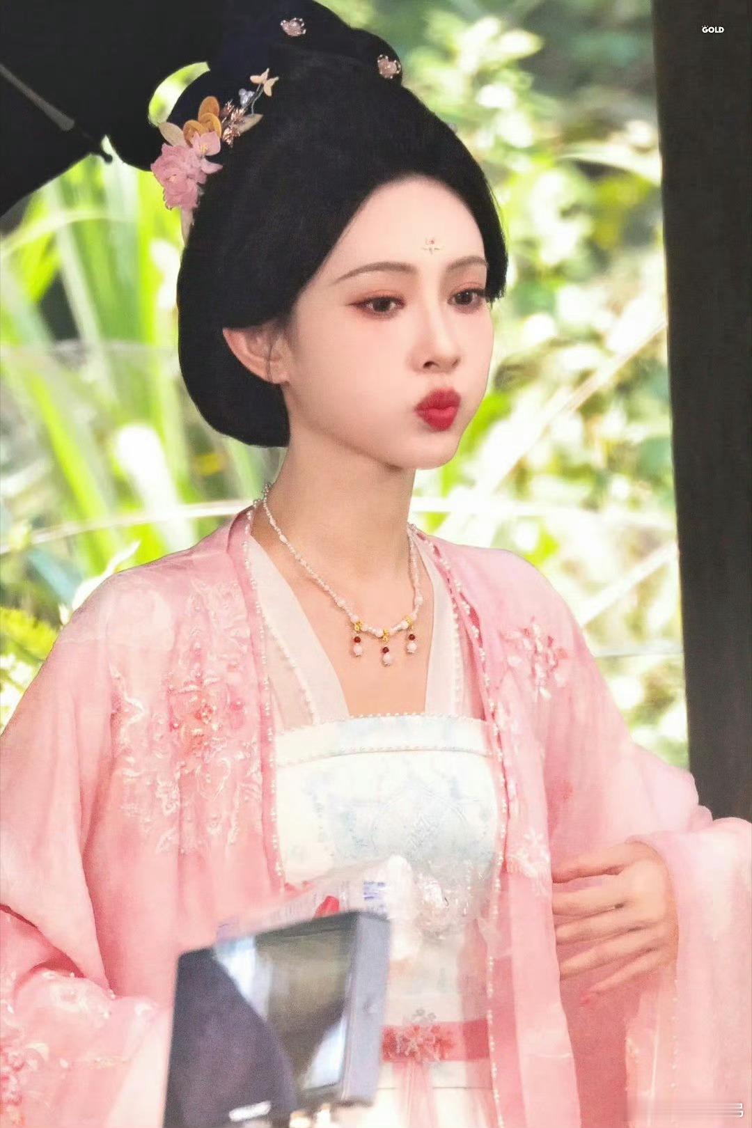 嘟嘟嘴的孟子义好可爱[哇][哇]孟子义孟子义[超话] ​​​