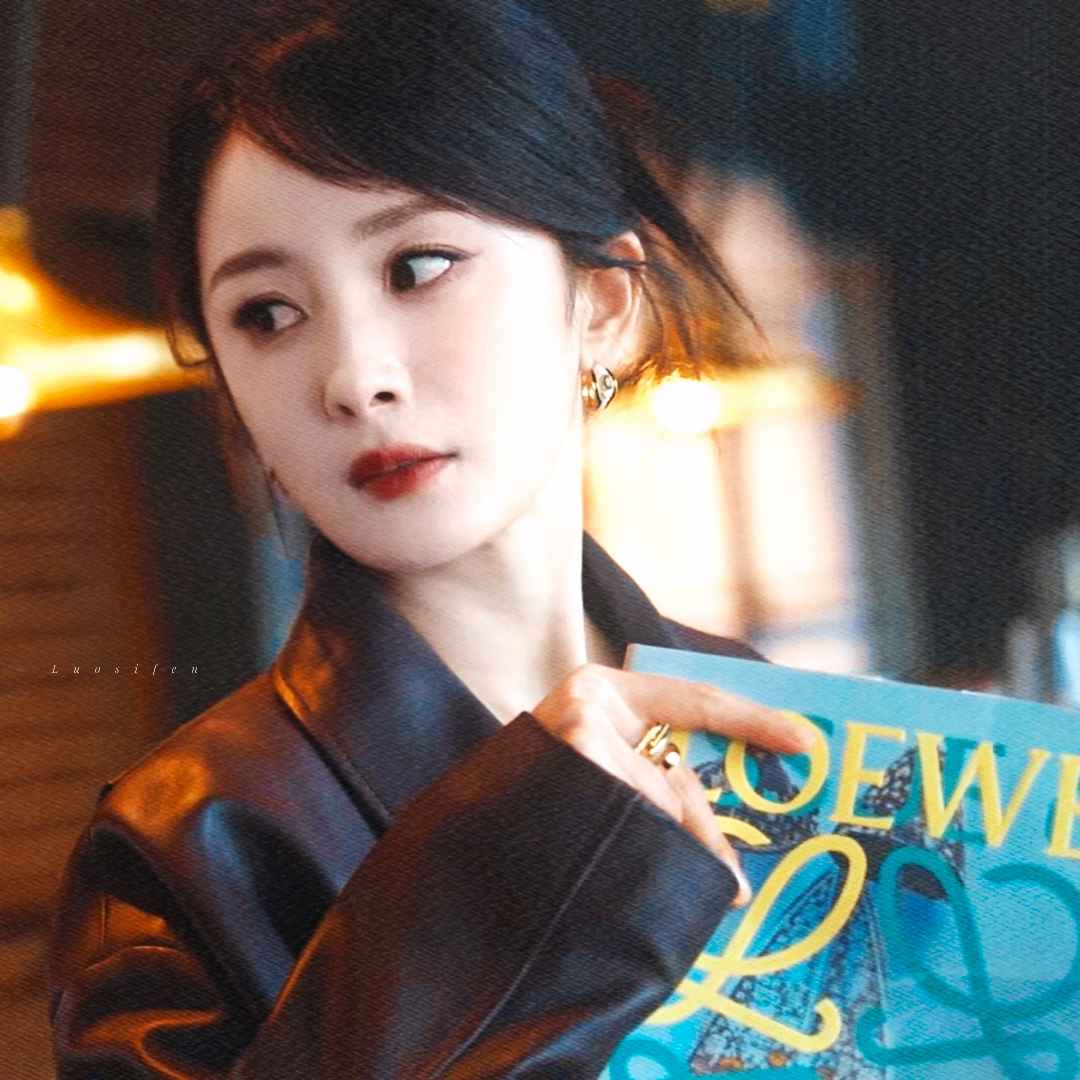 杨幂[超话]杨幂完全是妈妈级别的 ​​​