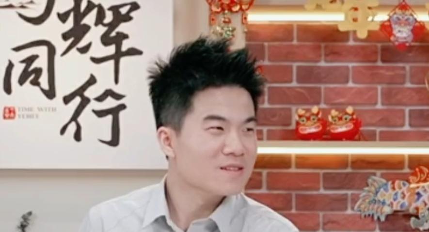 扎心了，董宇辉直播时被粉丝问昨天相亲怎么样了，董宇辉“造谣一张嘴，辟谣跑断腿”。