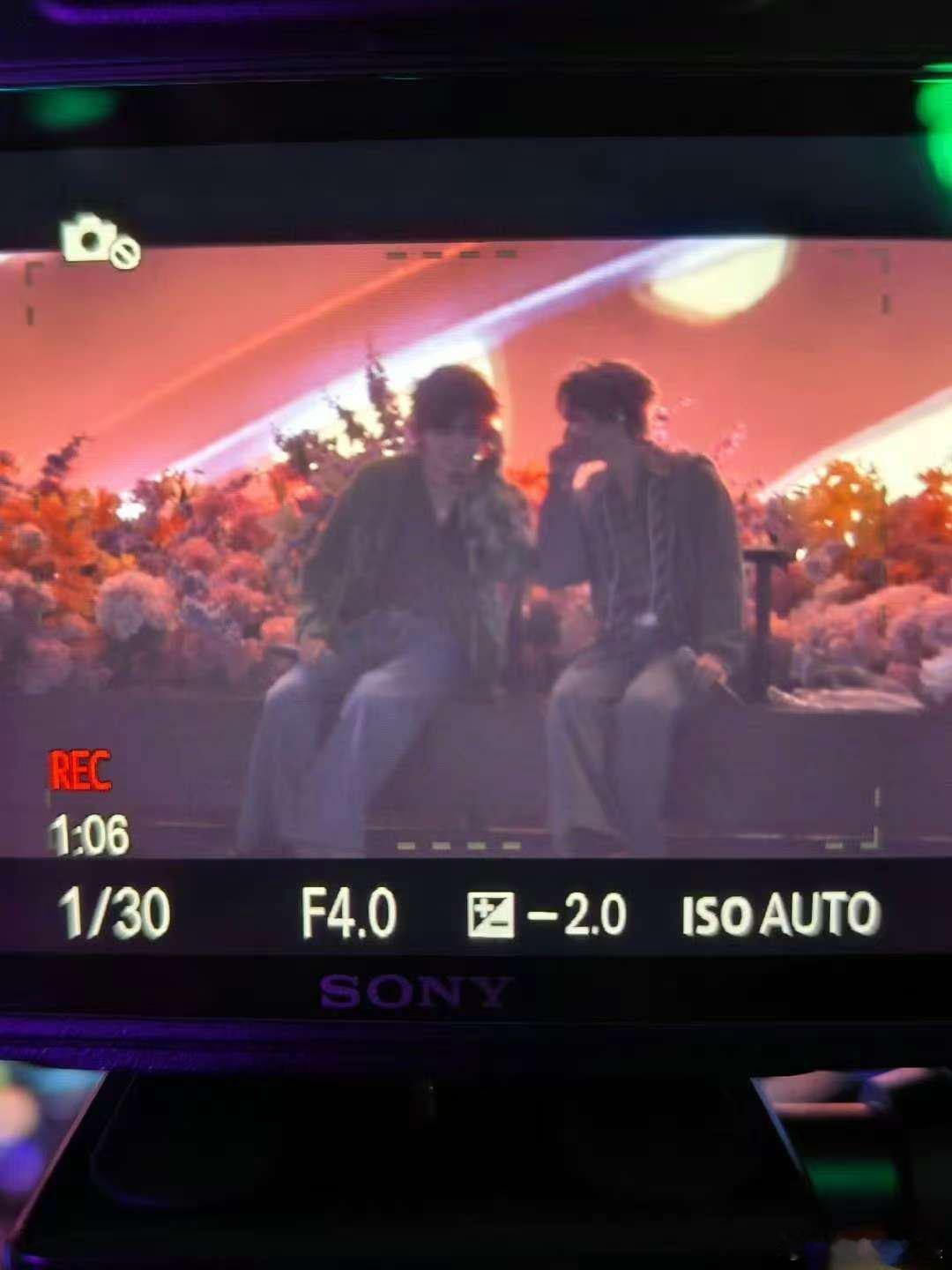 宋亚轩刘耀文悄悄话，聊什么呢，