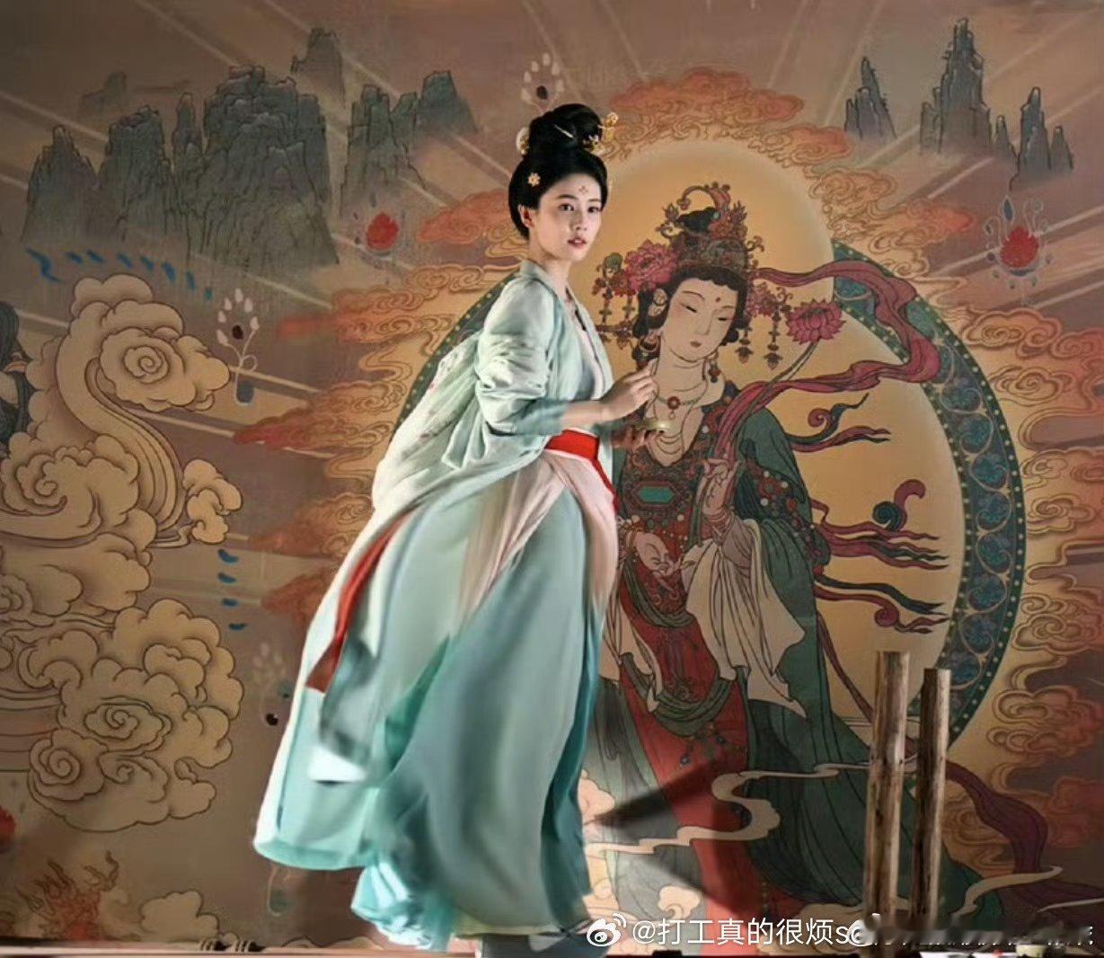 氛围努力了但拉800倍滤镜看脸也belike既方且老所以yxh在吹什么“神”？