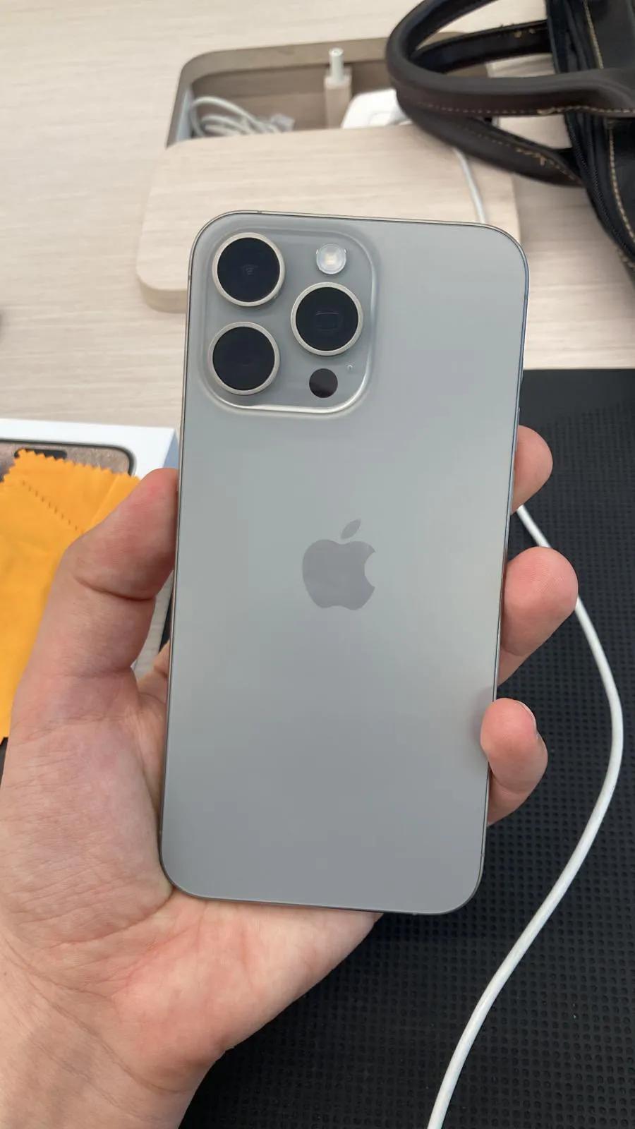 有没有发现苹果手机的质感绝了，最简单的配色却打磨得相当有品质感，难怪百看不腻。