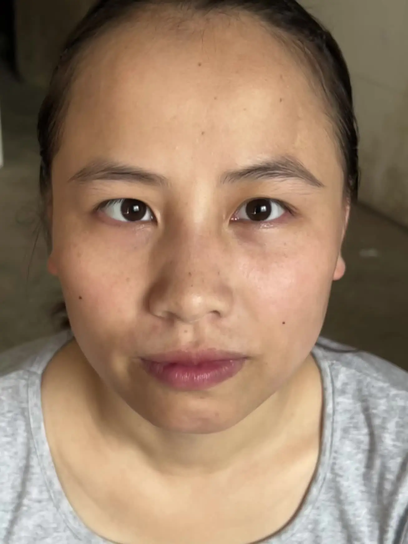 化妆学校放假到9号 这些天给自己任务每天练不同妆  下一个谁来做我模特嘛？