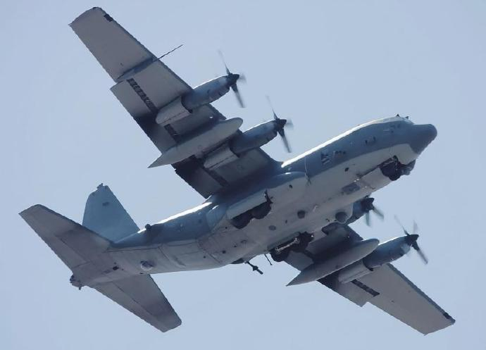 每天认识一件兵器 AC-130“空中炮艇”攻击机AC-130“空中炮艇”（Gun