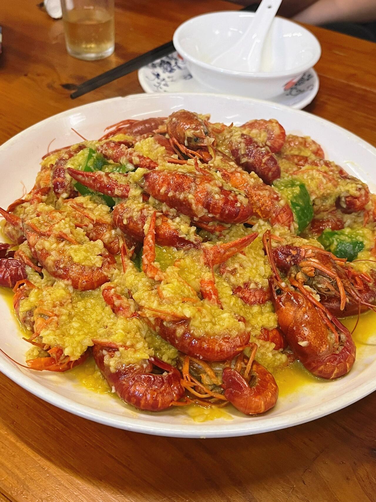 夏天是吃小龙虾🦞的季节！今年的第一顿小龙虾可还行！ ​​​