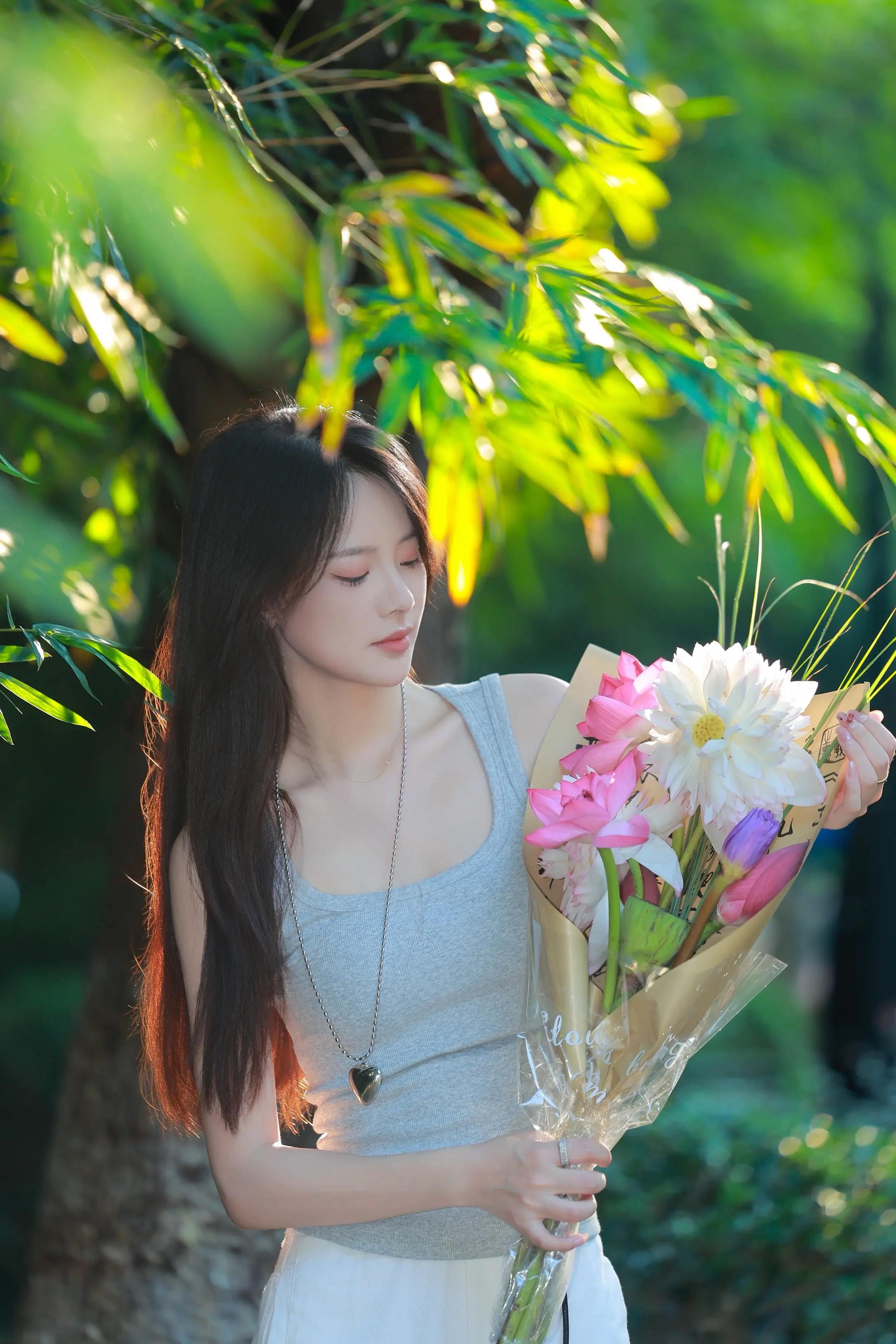 小灰跟小黑  好美的荷花🪷