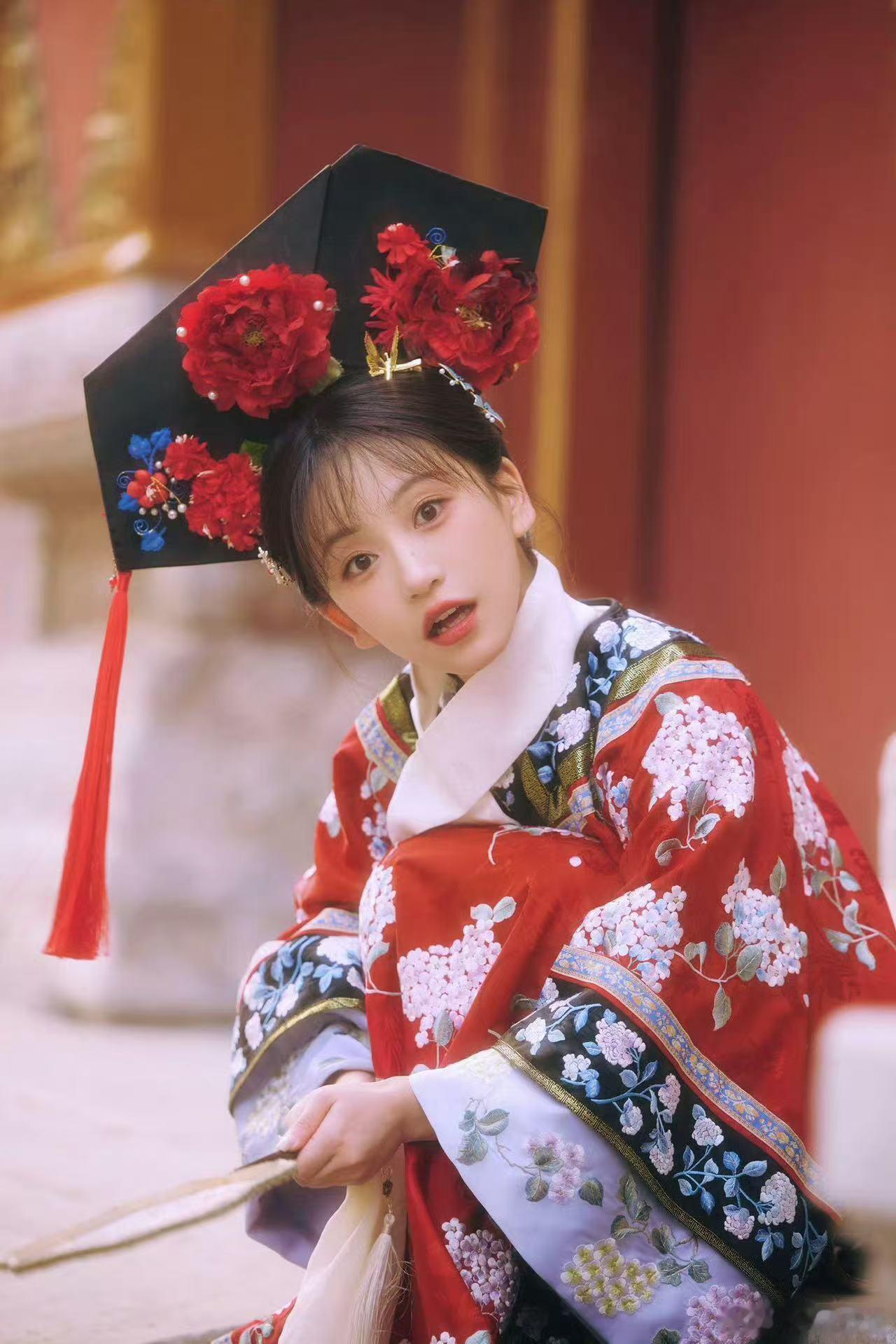 短剧还珠小燕子回应眼睛不够大短剧还珠 小燕子回应眼睛不够大时，真是好笑又暖心！金