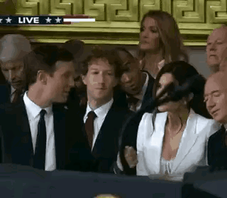 扎克伯格气走贝佐斯～～～