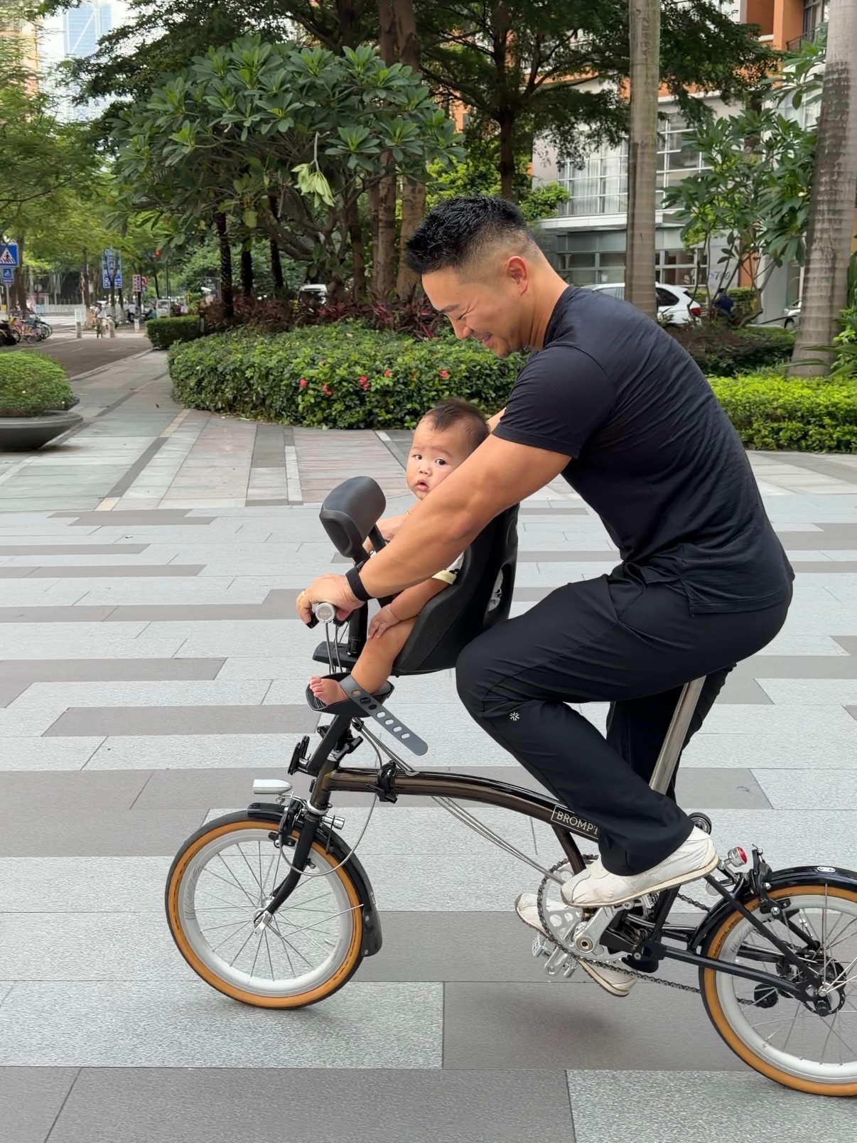 爸爸想要，爸爸得到麦旋风全程懵逼脸，还没反应过来在干什么