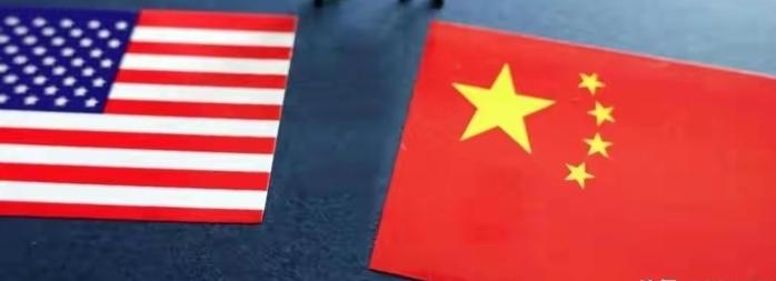 人民币未来将逐步升值

在2025年深圳香蜜湖金融年会上，中国财经权威人士黄奇帆