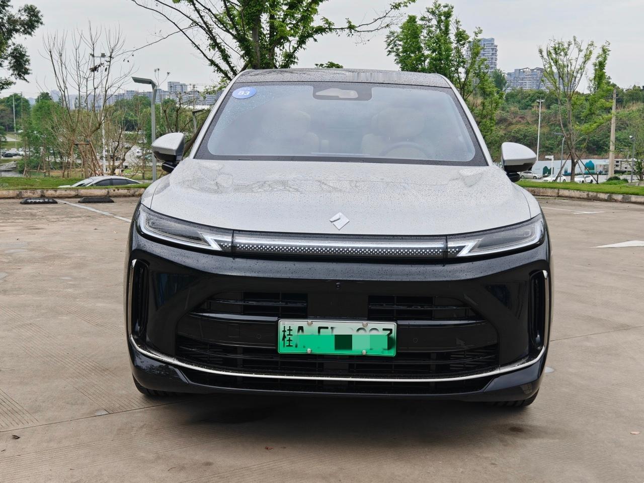 一年前你要跟我说，掏20万就能整上华为那套高阶智驾，我绝对当你开玩笑。结果现在真