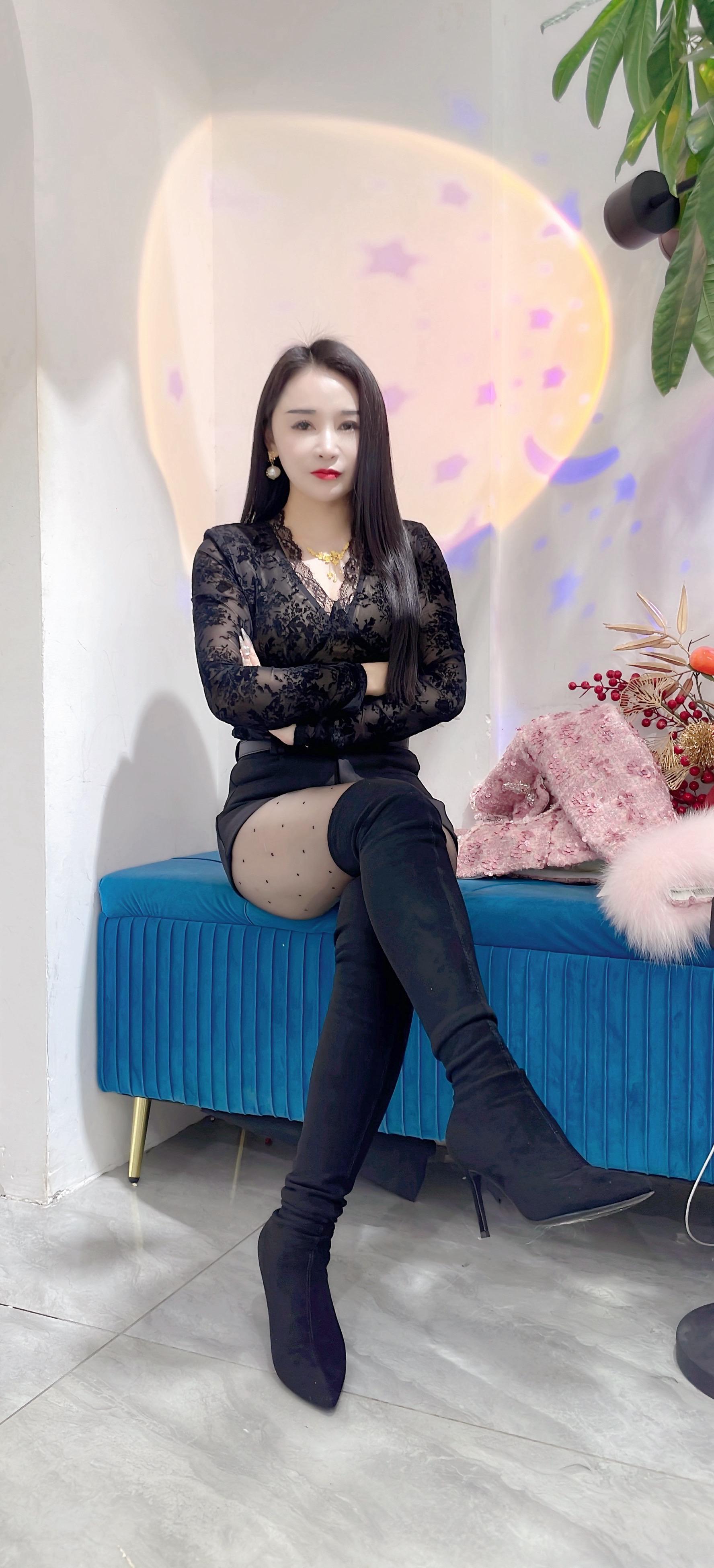 人到中年才发现，受得了你脾气的人是爱你的，其实帅哥不能当饭吃，我们要找...