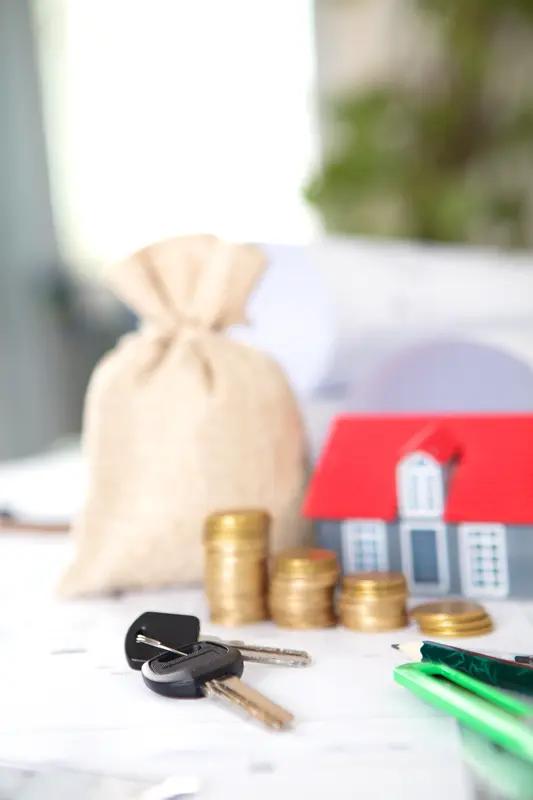 上周末朋友聚会，老吴喝多了感慨，每天睁眼就是房贷、车贷和孩子学费，根本不敢不工作