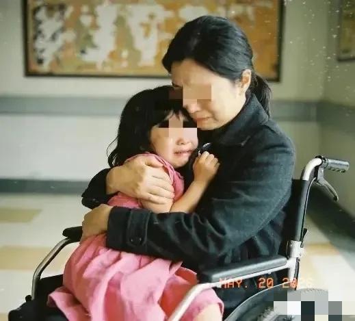 湖北黄石，一女子下身瘫痪，招了个男子住女方家里，俩人结婚，很快发生了夫妻关系，女