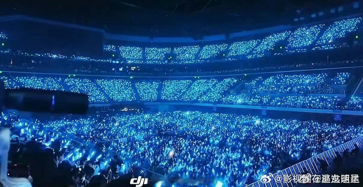 梓渝厦门站上座率梓渝厦门演唱会上座率全场爆满上座率好高啊 