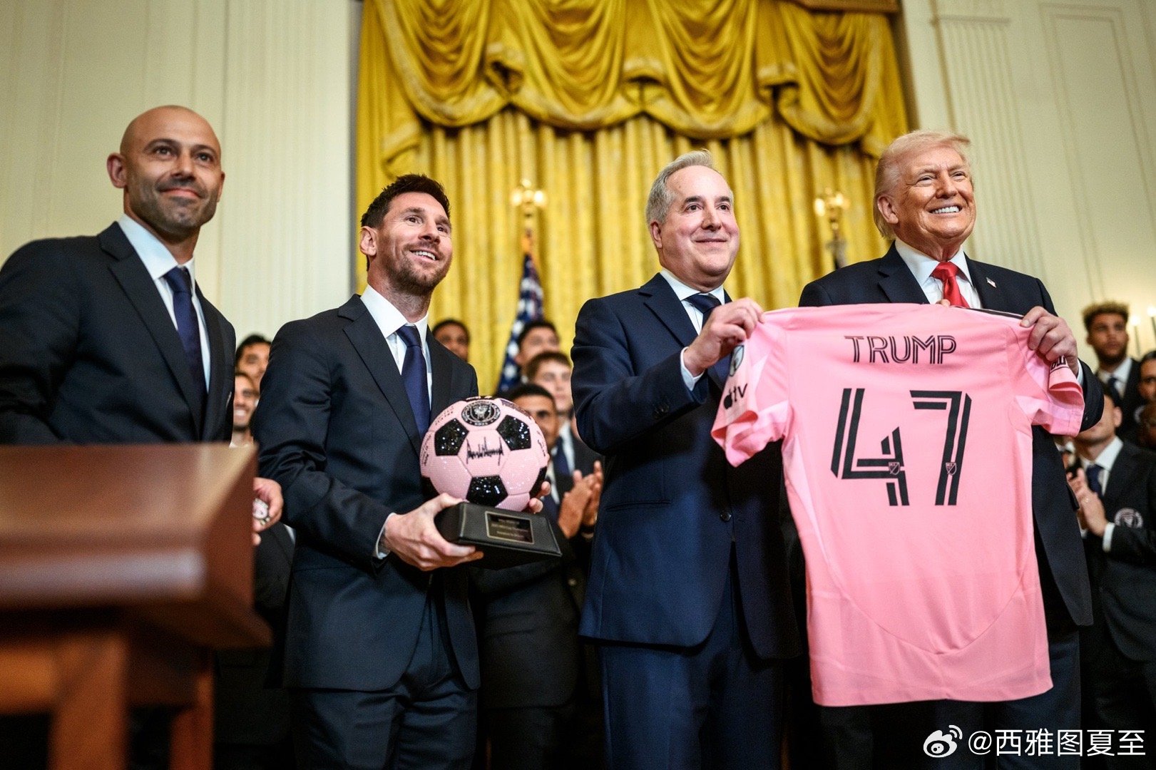 梅西所在的队，是今年美国职业足球大联盟冠军今天访问白宫，赠47号球衣、全队签名足