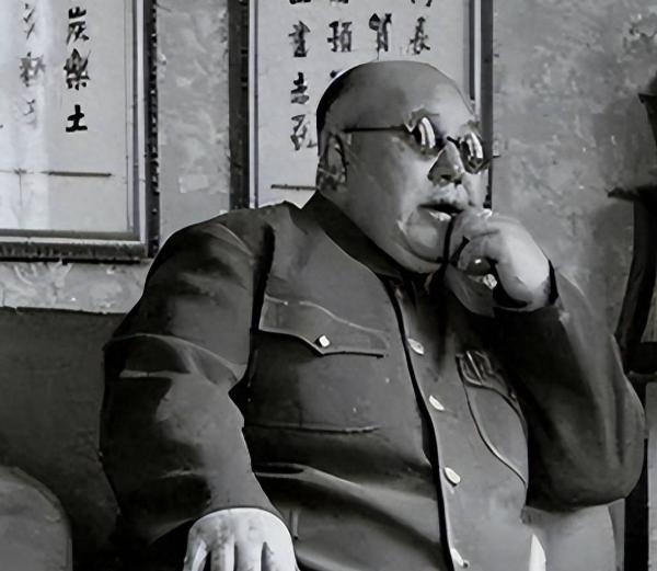 1949年9月23日银川解放，解放军接管“宁夏王”马鸿逵官邸时，在其私人金库中未