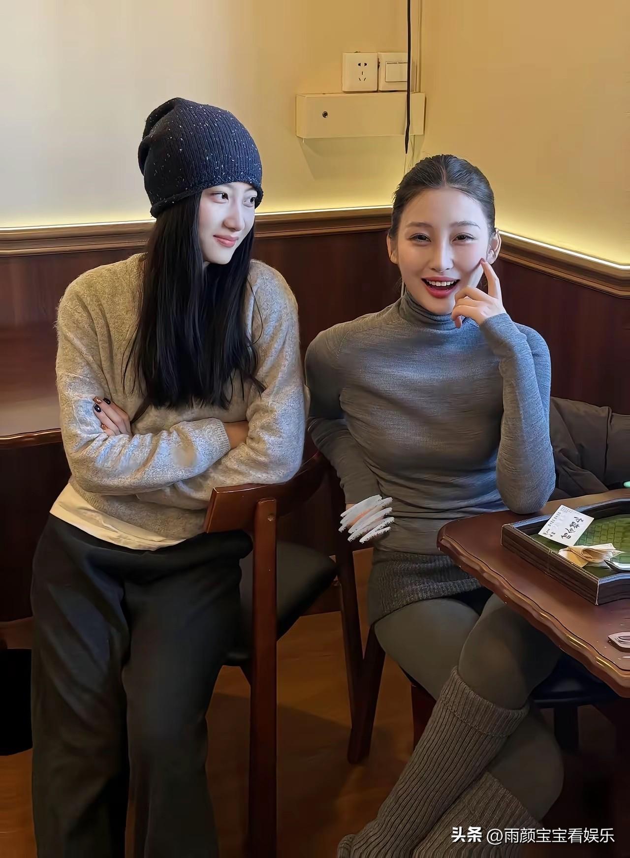 如果彩礼都是一样，估计都是选戴帽子那个吧？