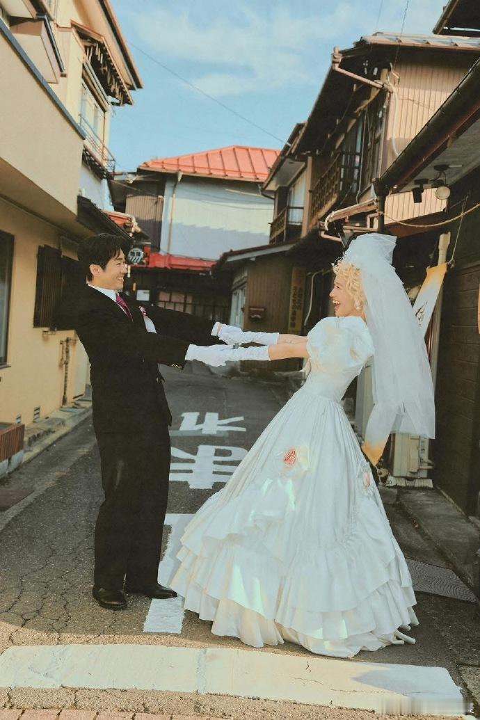 陈汉典Lulu婚纱照 陈汉典Lulu新婚纱照↓ 