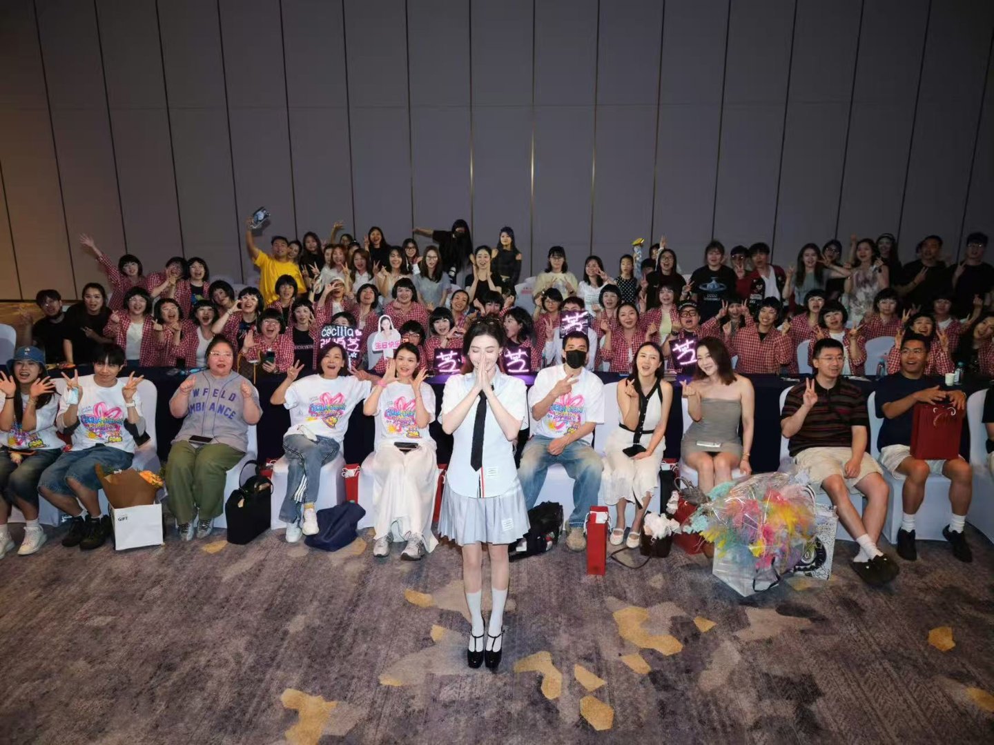 张柏芝说45岁后人生最幸福 刷完张柏芝生日会vlog，最大的感觉就是：她终于松弛