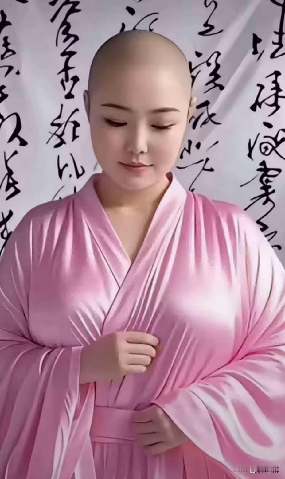 萝卜青菜各有所爱
我无论如何都不敢相信
会有这么富态养眼的师太
这是天生丽质生的