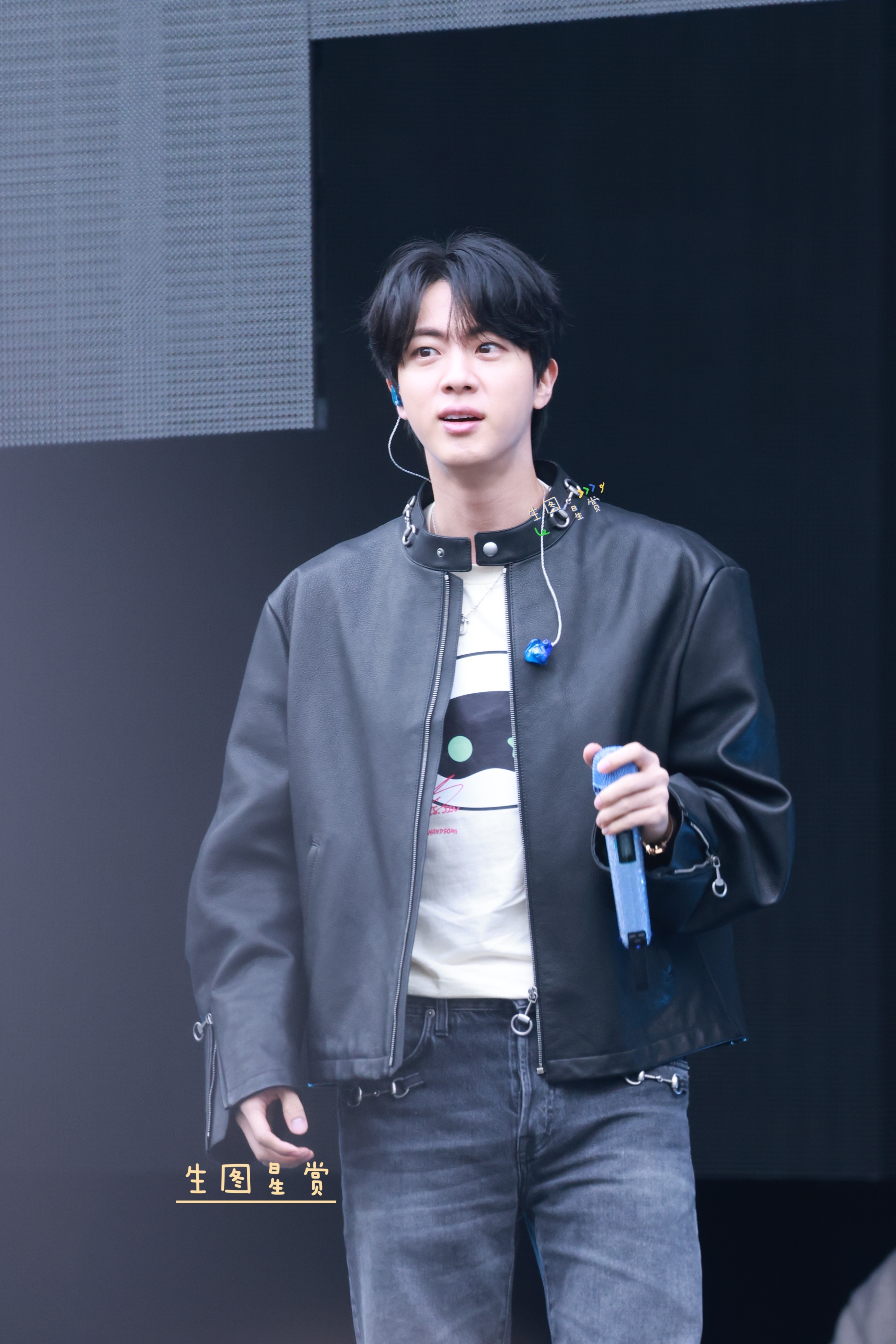 金硕珍安可彩排原生图直出这劲劲的酷帅，梦女们会疯！！[污]防弹少年团 ​​​