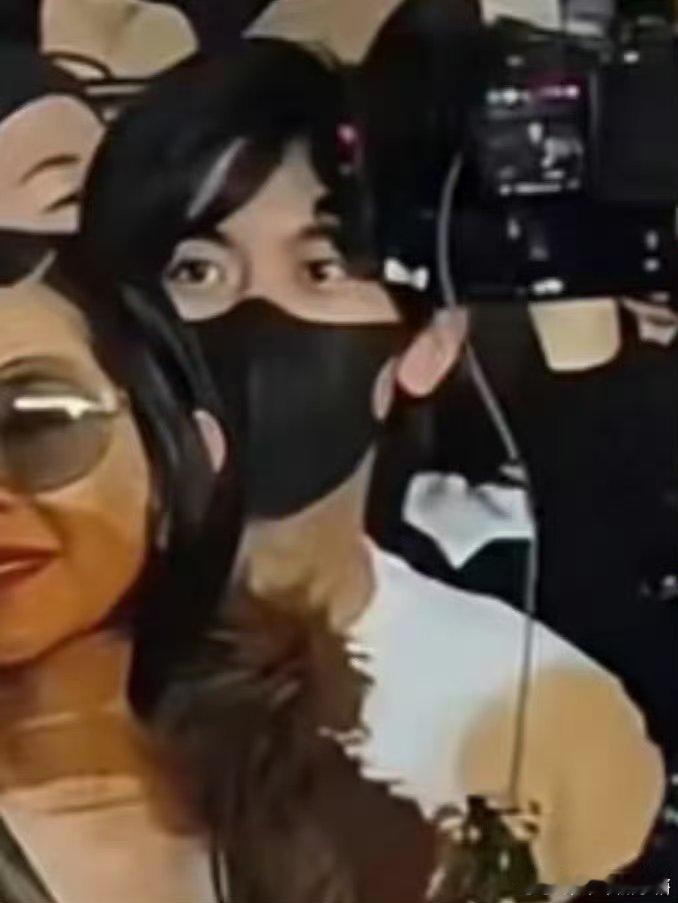 Kimi 云养的儿子长大了眼睛好像爸爸呀 ​​​