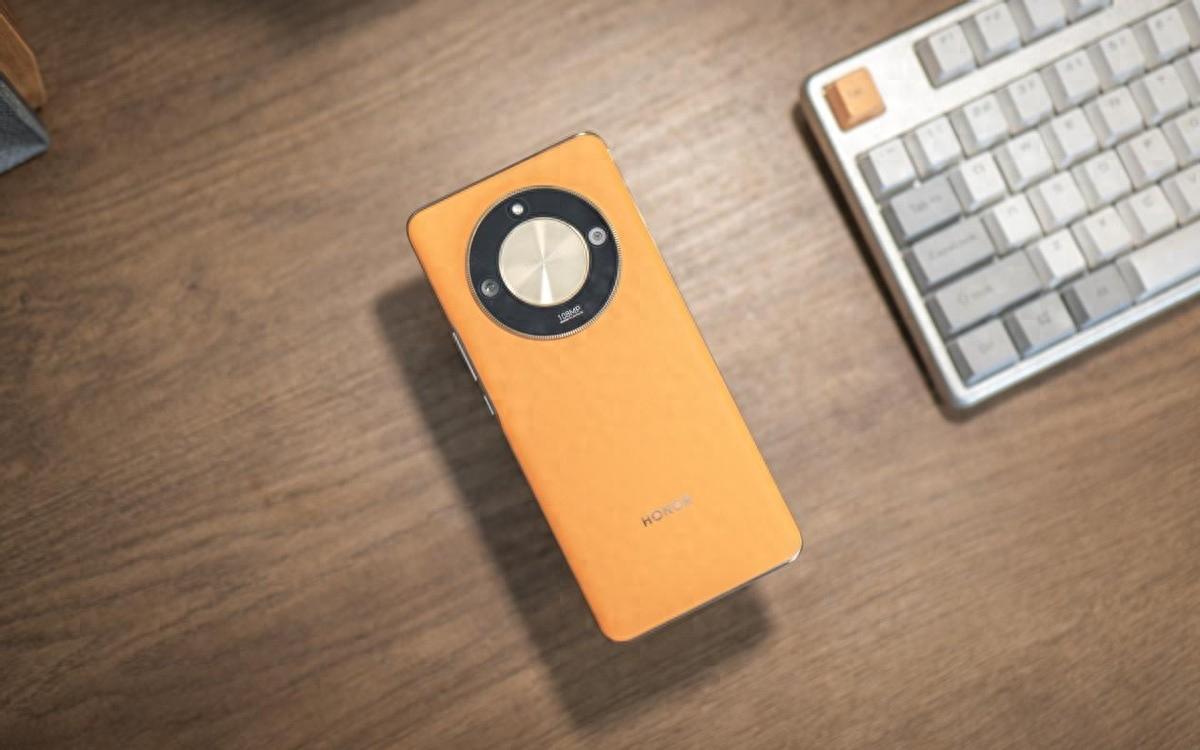 今年荣耀有点闷声发大财的意思，给大家聊聊现在荣耀最值得买的三款手机，最低1249