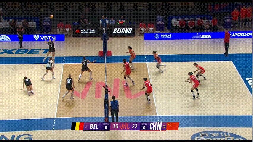 泪目了[流泪][流泪]夸夸我们的天才二传张籽萱，别看我们只有16岁，第一次打国际