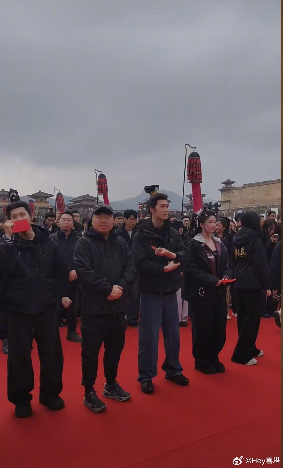 李昀锐刘些宁同框CP感 李昀锐刘些宁同框cp感好强！！！娱乐